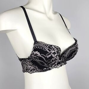 ⭐️2/ $40⭐️ La Senza Beyond Sexy Classic Plunge Push Up Black Lace Bra Size 32B